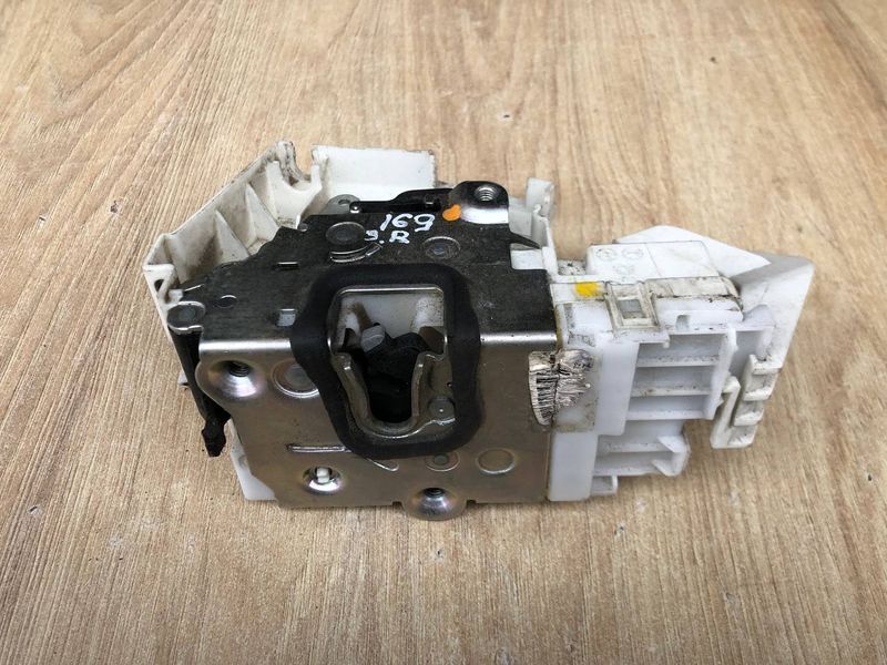 Замок задней правой двери Mercedes W169 A-class, б.у 1697302235 1697302235 фото