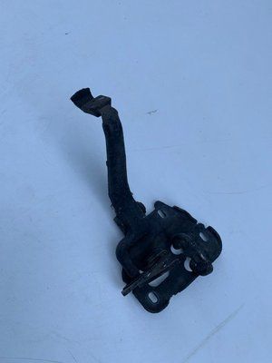 Замок капота Audi A4 B5 2000 г., 8D0823480, б.у. 8D0823480 фото