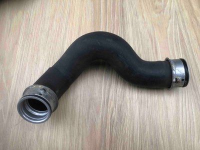 Патрубок системи охолодження верхній Mercedes w221, S-клас 2215013582 фото