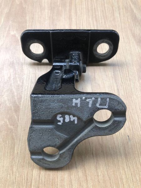 Петля дверь нижняя левая LR073596, CPLA228A65AD Range Rover Vogue L405, б.у. LR073596, CPLA228A65AD фото