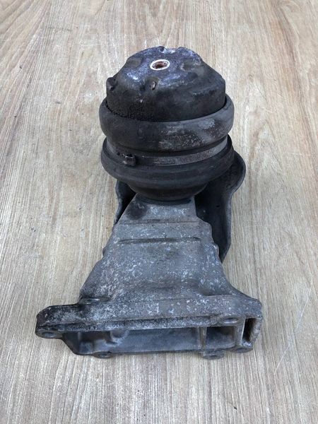 Подушка опора двигуна Mercedes W220 S-class, б.в 2202400717 2202400717 фото