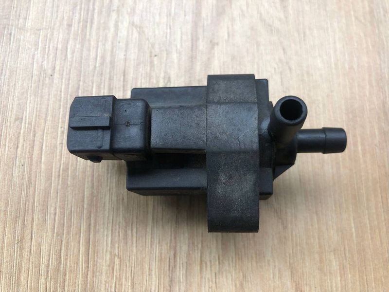 Переключающий клапан системы подачи воздуха 72268727 Range Rover Vogue L405, б.у. 72268727 фото
