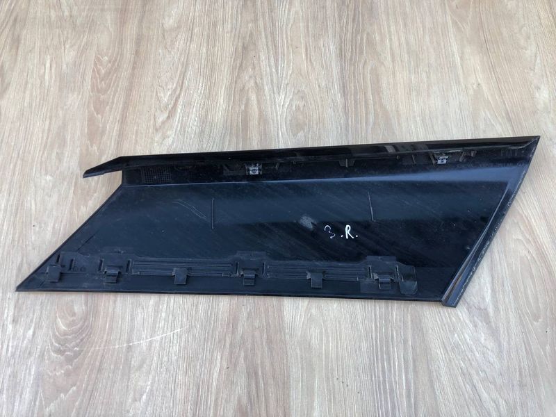 Молдинг стійки кузова зовнішня задня права LR076492, CK5229148AH Range Rover Vogue L405 б.в. LR076492, CK5229148AH фото