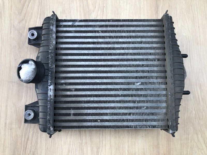 Радиатор интеркулера LR036432, CPLA9L440AC Range Rover Vogue L405, б.у. LR036432, CPLA9L440AC фото