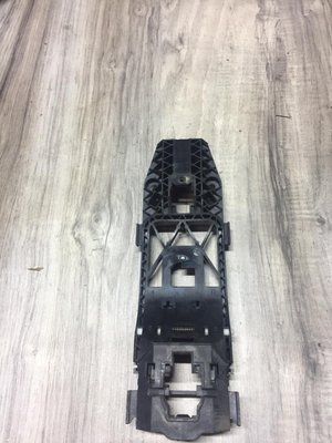 Кронштейн наружной ручки 5N0839885Н Skoda Fabia 3, б.у. 5N0839885Н фото