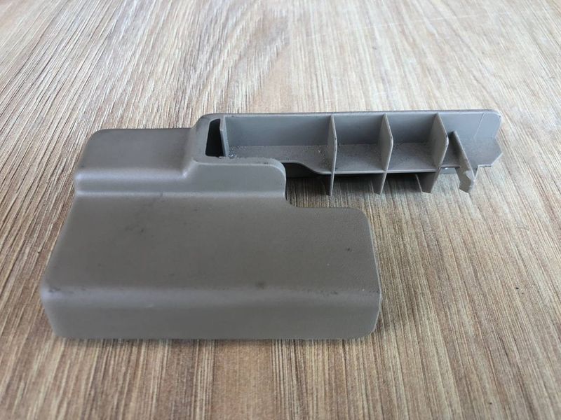 Крышка салазок сиденья правая LR036950, CK52600D13ABW Range Rover Vogue L405, б.у. LR036950, CK52600D13ABW фото