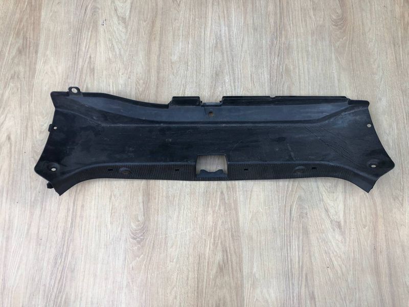 Накладка отвору багажника нижня Mercedes C-class w203, б.в 2036902340 2036902340 фото