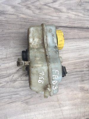 Гальмівний бачок 6R0611301 Skoda Fabia 3, б.в. 6R0611301 фото