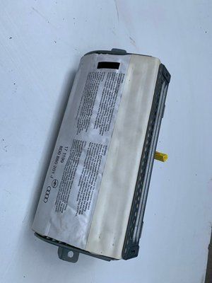 Подушка безпеки пасажира Audi A4 B5 2000 р, б. в. 8D0880201J 8D0880201J фото