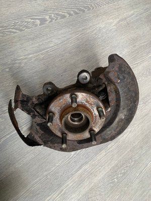 Поворотный кулак передний левый, цапфа Mazda 3 BK, 2003-2009 г., 1.6 бензин, хэтчбек, BP4L33031, б.у. BP4L33031 фото