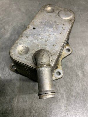 Радіатор масляний, теплообмінник Volkswagen Passat B6, 2005 р., 06D117021C, б.в. 06D117021C фото