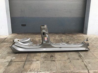 Порог правый Skoda Octavia A5 1.6 бензин лифтбек 2005г, б.у. 1K0802308B 1K0802308B фото