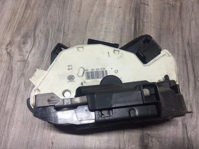 Замок задний левый 5Е0839015А Skoda Fabia 3, б.у. 5Е0839015А фото