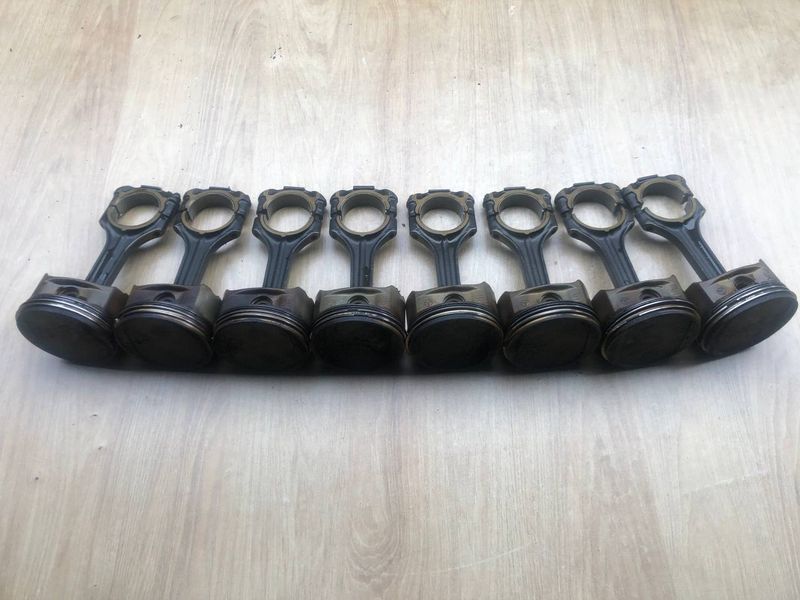 Поршень Mercedes M113 V8, 5.0 л.,б.у  395875757 фото
