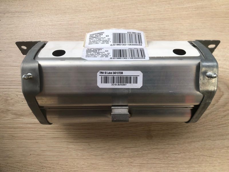 Подушка пассажира Airbag Mercedes w221, S-класс, б.у. 2218601302 фото