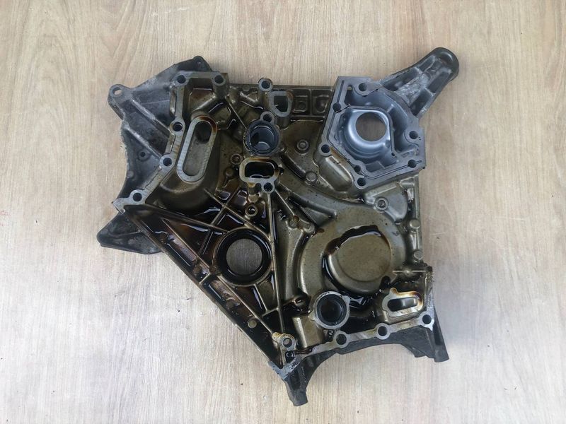 Кришка двигуна передня Mercedes двигун M273 V8, 4.7л., б.в 2720151202 2720151202 фото