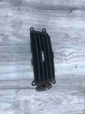 Дефлектор салона центральный правый Hyundai i30 2007-2012 г, б.у. 97420-2R000 97420-2R000 фото