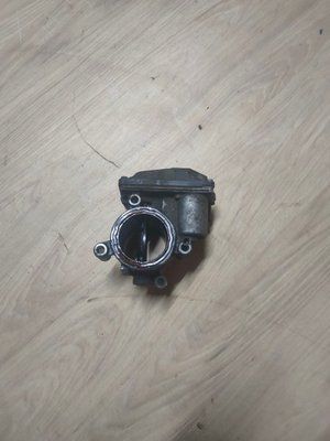 Дросільна заслонка Volkswagen Passat B6, 2.0 TDI, 2009 р., 03L128063E, б.в. 03L128063E фото