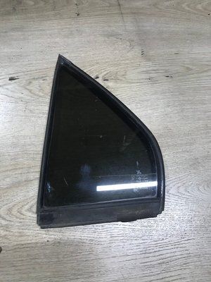 Форточка задня ліва Mitsubishi Lancer 9, седан, MR525825, б.в. MR5258251 фото