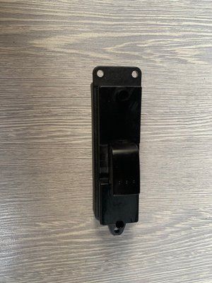 Кнопка стеклоподъемника задних левых дверей Mazda 3 BK, хэтчбек, 2003-2009 г., BP4L66380, б.у. BP4L66380 фото