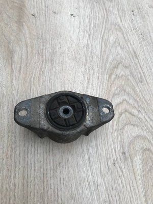 Опора заднього лівого амортизатора Ford Focus 2 1.6 бензин, 2008-2010 р., 1444281, б.в. 14442815 фото