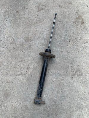 Стойка амортизатора задняя Audi A4 B5, 1.9 TDI, 2000 г., 8D5513029D, б.у. 8D5513029D фото