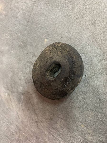 Подушка радиатора нижняя Volkswagen Passat B6, 2005-2011 г., 1K0121367F, б.у. 1K0121367F фото