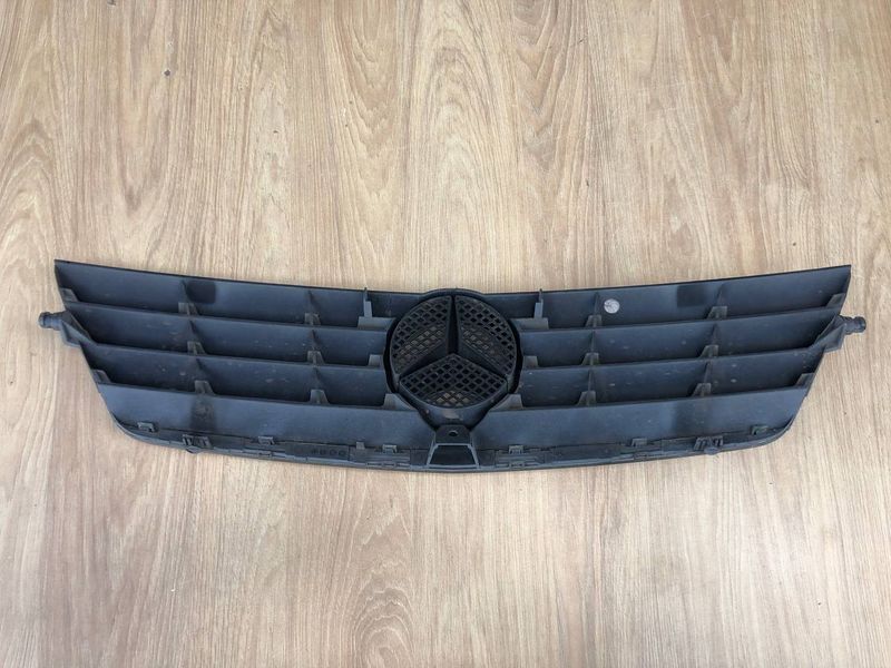 Решітка радіатора Mercedes W203 купе, C-class, б.в. 2038800383 фото