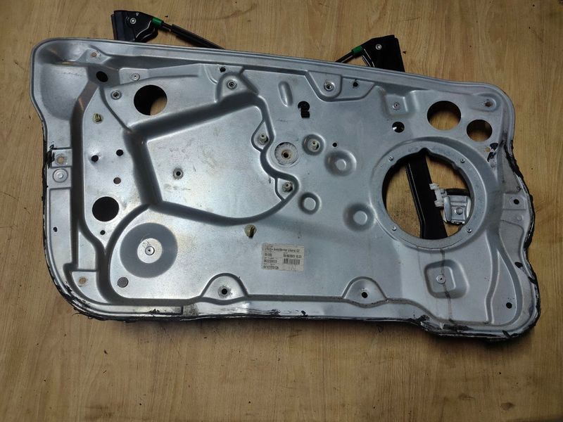Стеклоподьемник передний левый Skoda Fabia 1, 2005 г., 2005 г., 6Y1837751DA, б.у. 6Y1837751DA фото