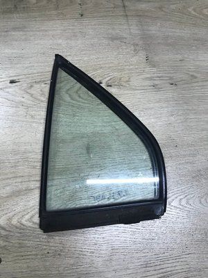 Форточка задня ліва Mitsubishi Lancer 9, седан, MR525825, б.в. MR5258252 фото
