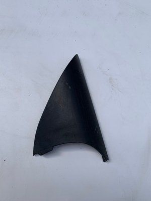 Заглушка правого дзеркала внутрішня, куточок Audi A4 B5, 2000 р., 8D0857506, б.в. 8D0857506 фото