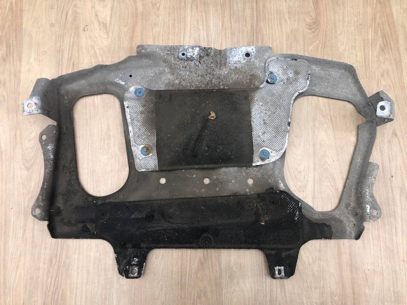 Защита коробки передач LR062113, FPLA7E063AC Range Rover Vogue L405, б.у. LR062113, FPLA7E063AC фото