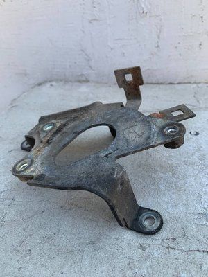 Кронштейн теплообменника АКПП Subaru Impreza 3, 2.0 бензин, 2007-2011 г., б.у. 2635265656 фото