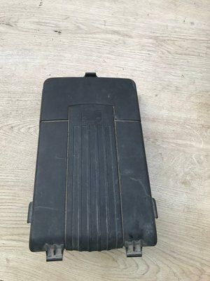 Кришка акумулятора Volkswagen Passat B6 2.0 бензин, 2007 р., седан, 1K0915443A, б.в. 1K0915443A фото