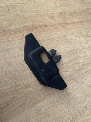 Накладка замка багажника Nissan Almera Classic B10RS 2006-2012 р, б.в. 8485695F0A 8485695F0A фото