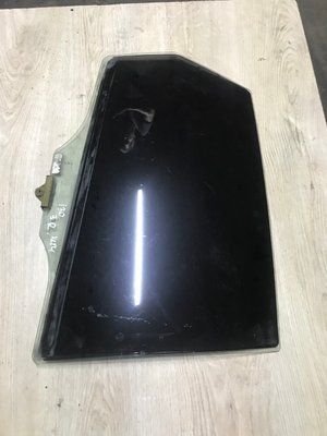 Скло задніх правих дверей Hyundai i-130, хетчбек, 83421-A6000, б.в.  83421-A6000 фото