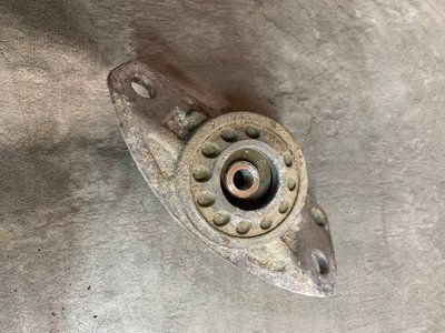 Опора заднего амортизатора Volkswagen Passat B6, 2005-2011 г., 3C0513353C, б.у. 3C0513353C фото