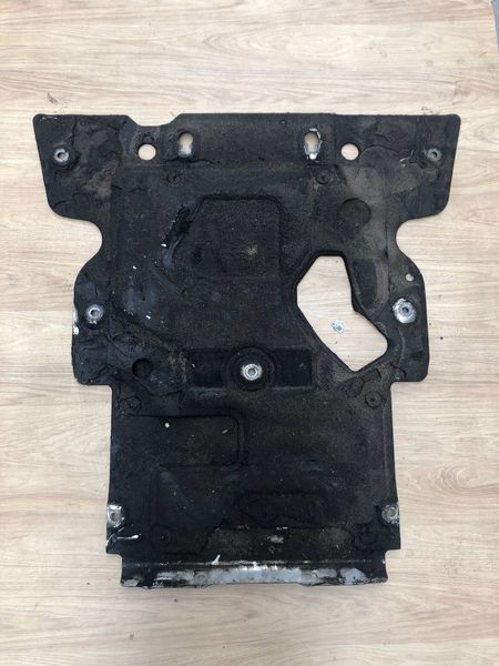 Защита двигателя LR064187, FPLA5F002AA Range Rover Vogue L405, б.у. LR064187, FPLA5F002AA фото