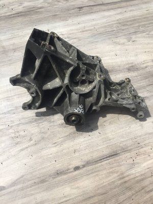 Кронштейн навісного обладнання Volkswagen B5+, б.в. 45568855688 фото