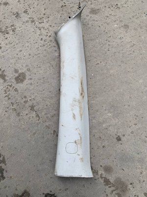 Накладка передньої правої стійки Subaru Impreza 3, 2007-2011 р., 94010FG000, б.в. 94010FG00 фото