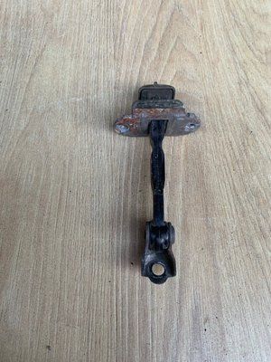 Обмежувач задніх правих дверей Nissan Almera Classic B10RX 2006-2012 р, б.в. 8243095F0A 8243095F0A8 фото