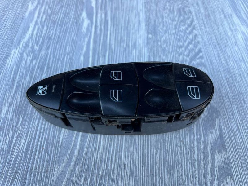 Кнопочный блок управления стеклоподъемника передний левый Mercedes W211 E-class, 2118213679, б.у.  2118213679 фото