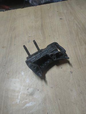 Кронштейн подушки Ford Focus 2010 р., 1.6 дизель, б.в. 12152541565 фото