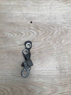 Петля нижня передніх правих дверей Ford Focus MK2 2008-2010 р., хетчбек, 3M51R22810AJ, б.в. 3M51R22810AJ фото