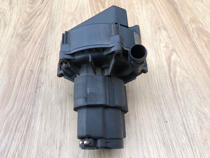 Насос вакуумний 0001403785 Mercedes W251, R-class, б.в. 0001403785 фото