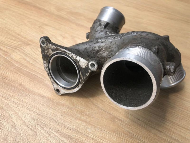 H-подібний з'єднувач клапанів шлангів EGR LR036507, CPLA98659CB Range Rover Vogue L405, б.в. LR036507, CPLA98659CB фото