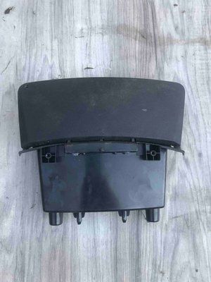 Передний ящик консоли Hyundai i30 2007-2012 г, б.у. 84780-2R030 84780-2R030 фото