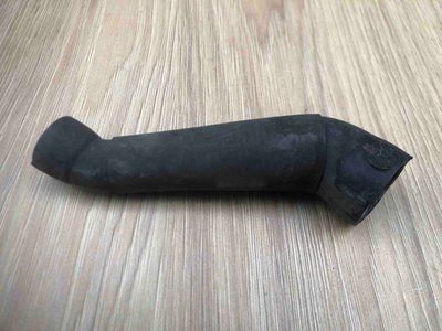 Патрубок картерних газів Mercedes w221, S-клас 2721421283 фото
