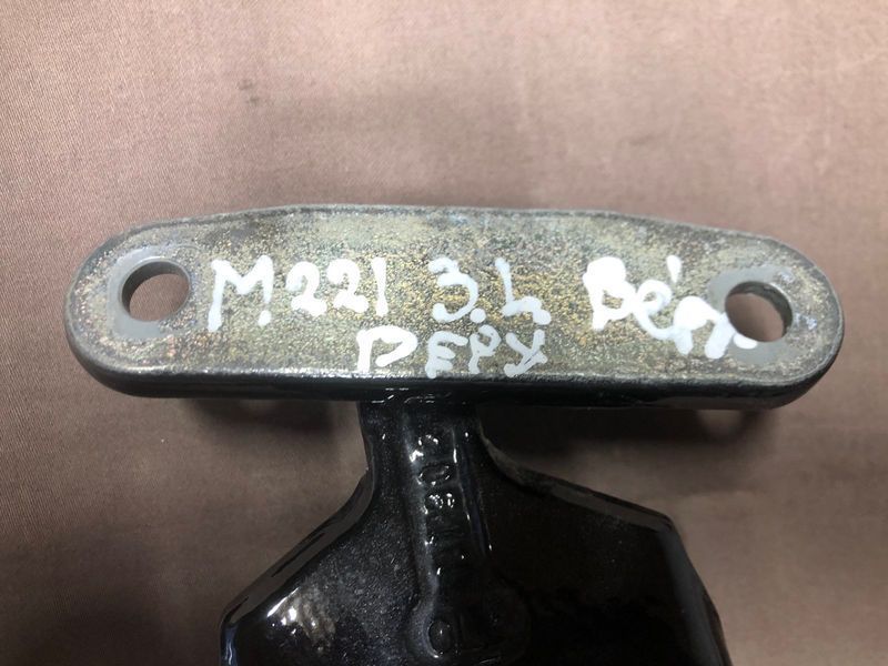 Петля двери задняя верхняя левая Mercedes w221, S-класс, б.у. 2217300937 фото