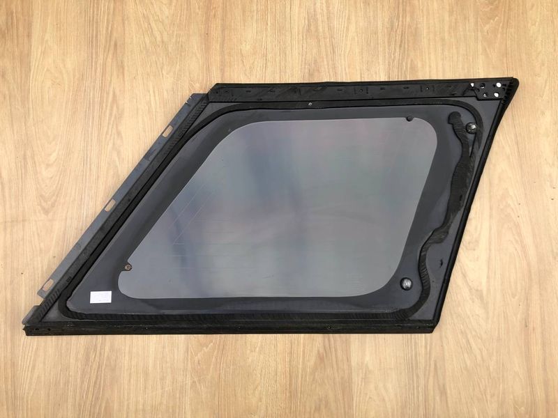 Стекло кузовное левое боковое LR034328, CK5229601 Range Rover Vogue L405, б.у. LR034328, CK5229601 фото
